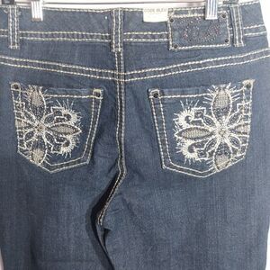 Code Bleu Women's Capri Jeans Sz 10 Embroidered Rhinestone Stretch Premium Cute